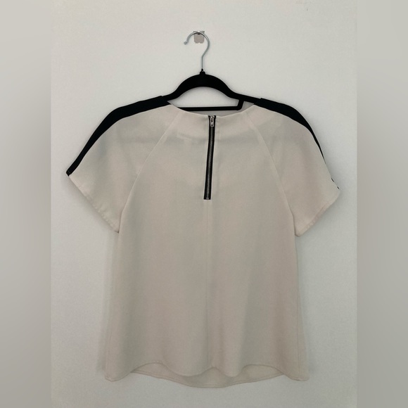 CALVIN KLEIN Black and White Colourblock Short Sleeve Blouse ✨ 50% OFF BUNDLES ✨ - Picture 3 of 3
